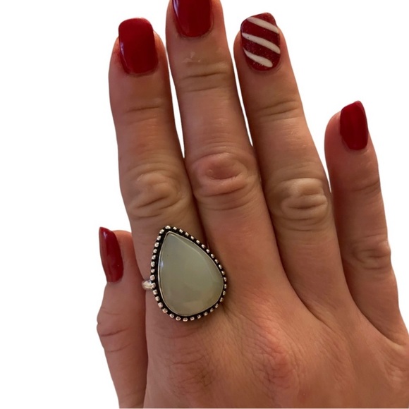 White Gemstone Ring Size 9 - Picture 2 of 5